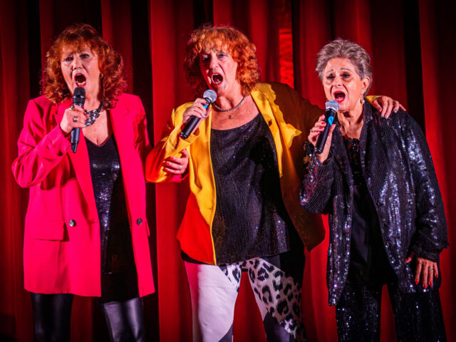 Dagmar Frederic, Dagmar Gelbke und Regina Thoss in den Kammerspielen Treuenbrietzen